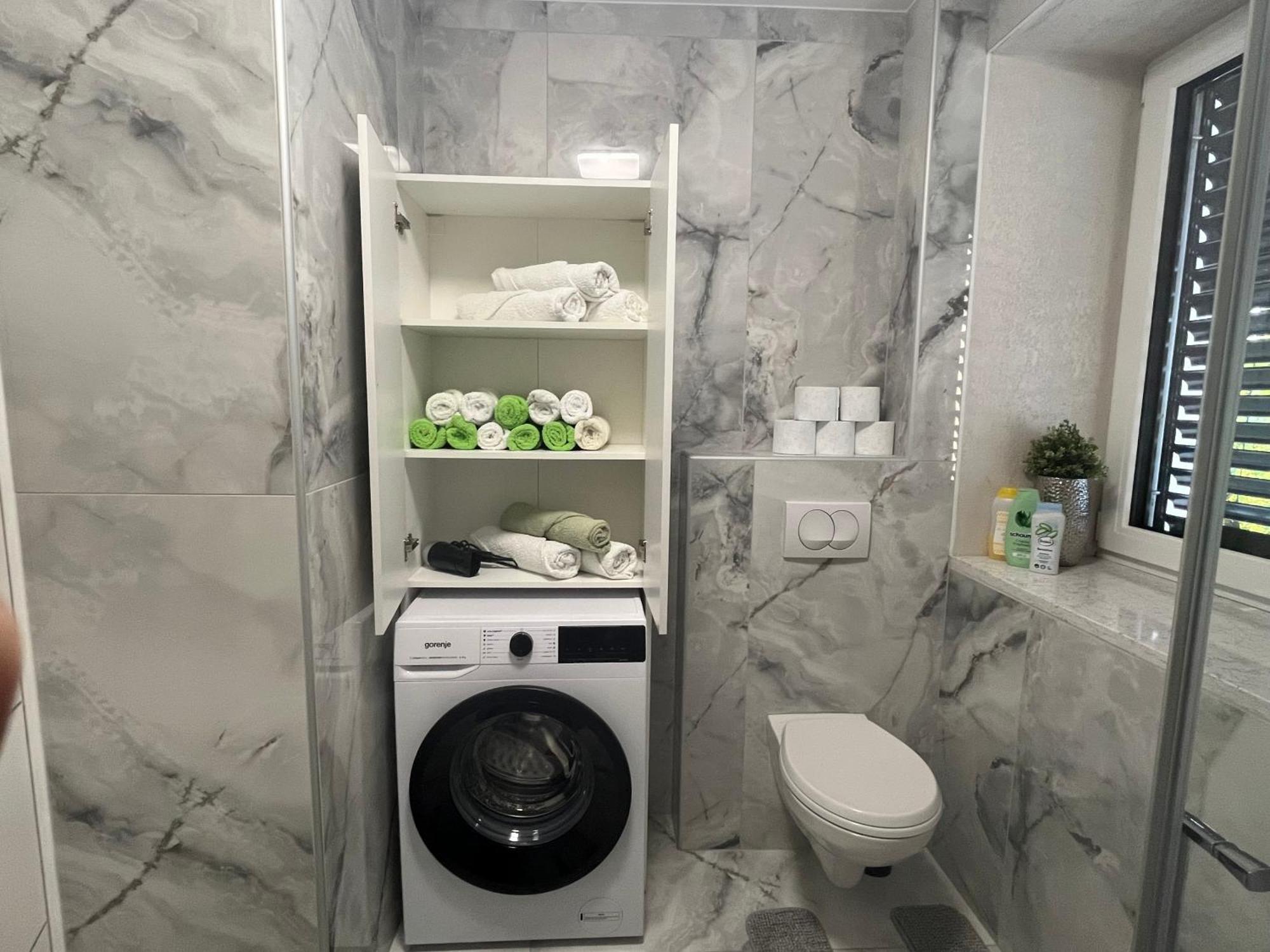 Moste With Pool & Ev Station Appartement